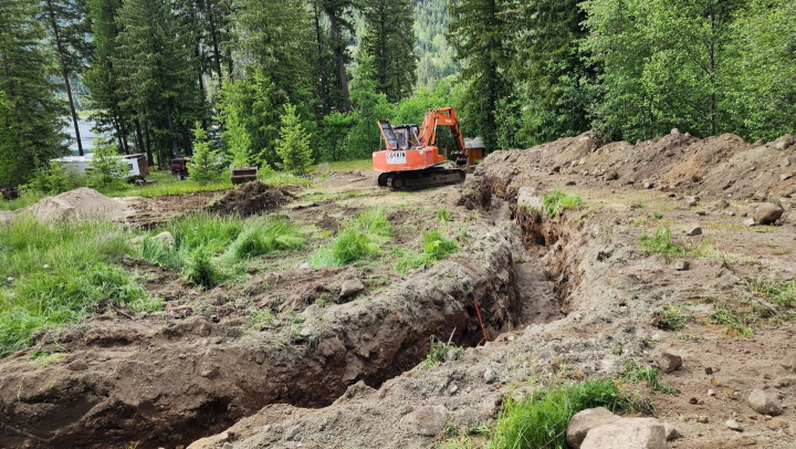 castlegar Compact excavator 